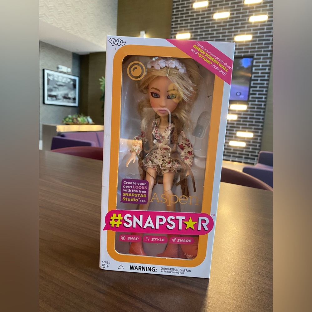 Brand New Aspen SNAPSTAR beautiful doll - Picture 9 of 12